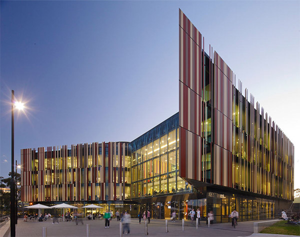 麦考瑞大学-金吉列独家奖学金