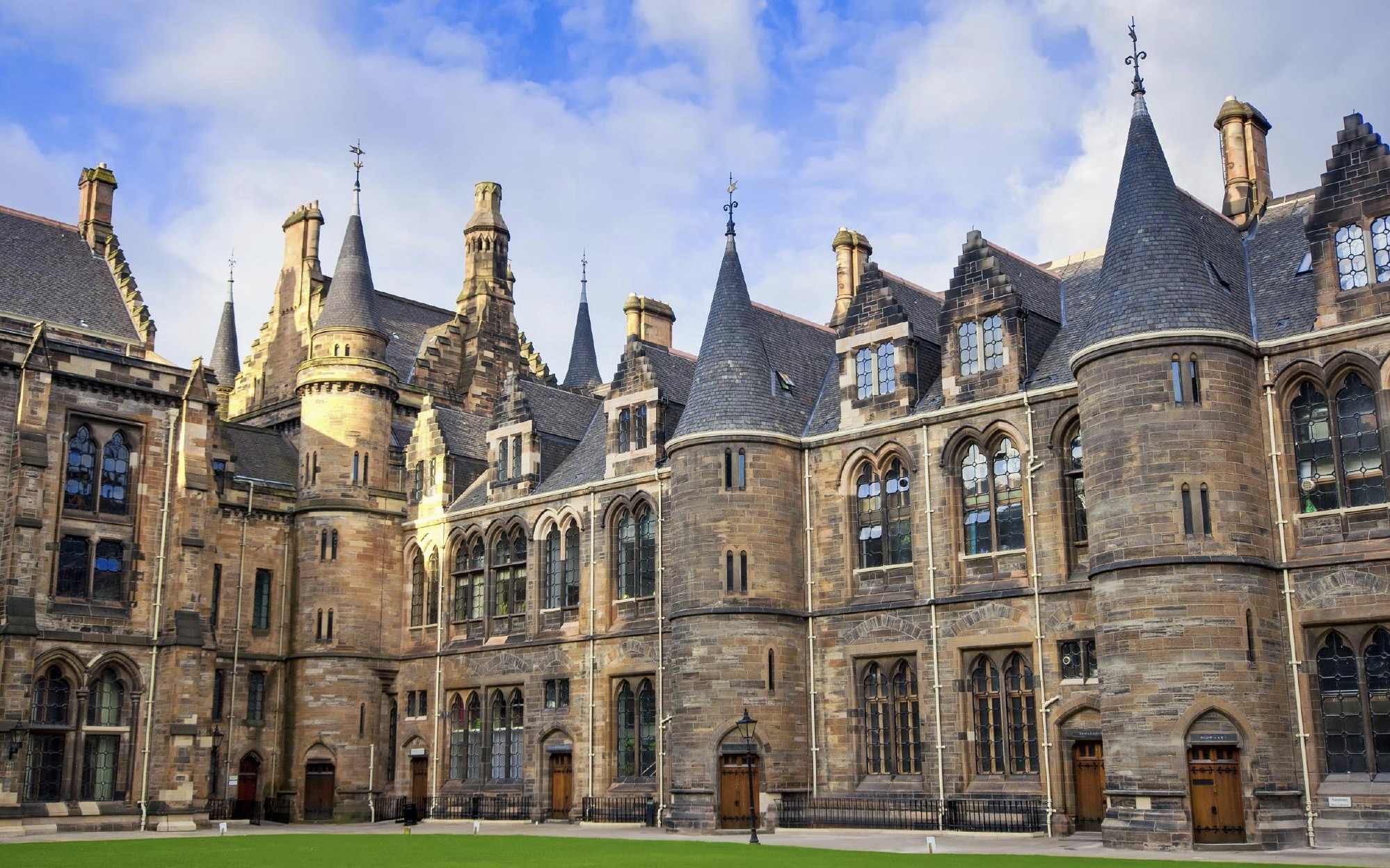 英国华威大学语言班申请要求