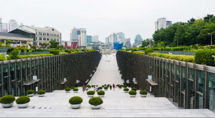 韩国最美大学 梨花女大 金吉列大学长官网